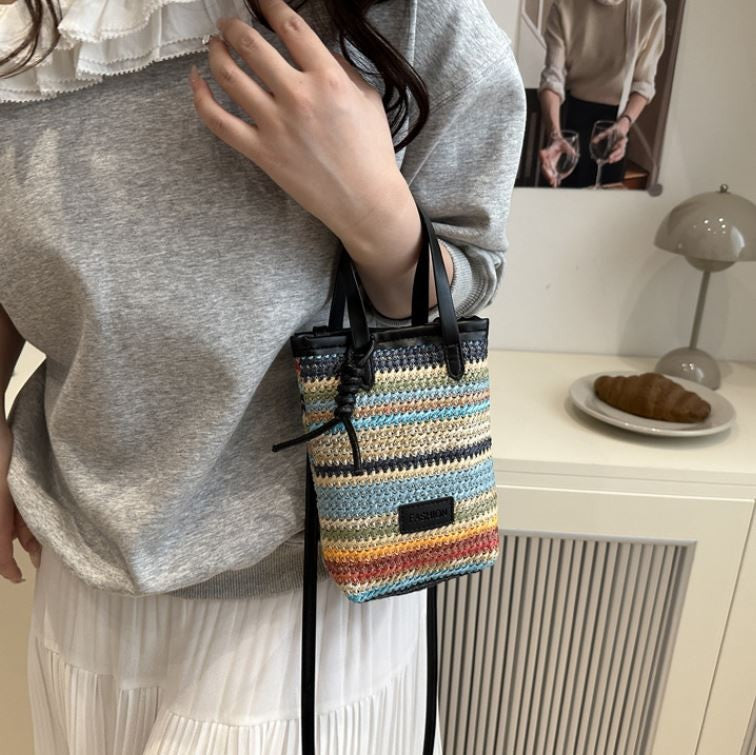 Contrast color woven bag